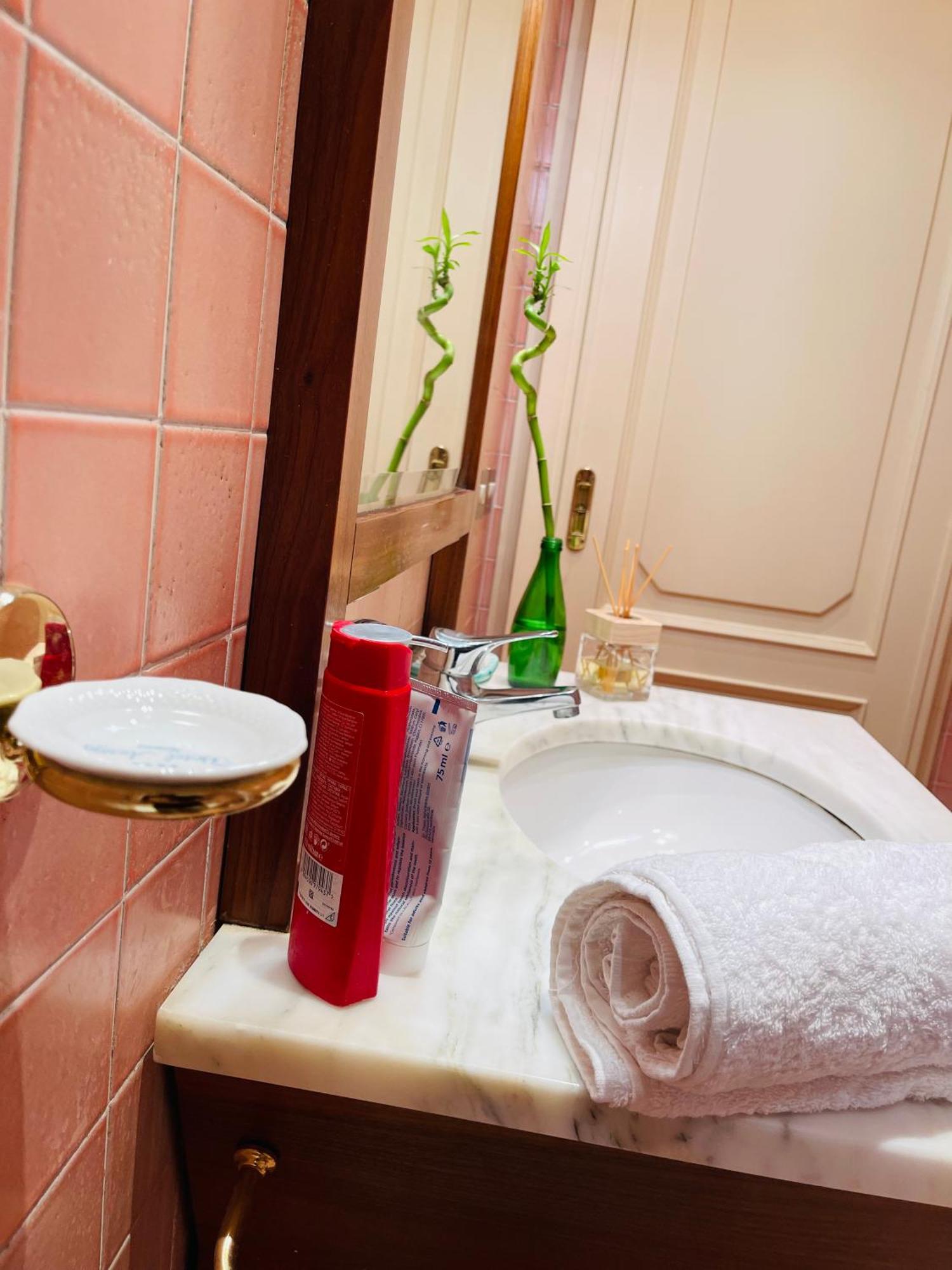 Holiday Colosseum Rome Bed and Breakfast Eksteriør billede