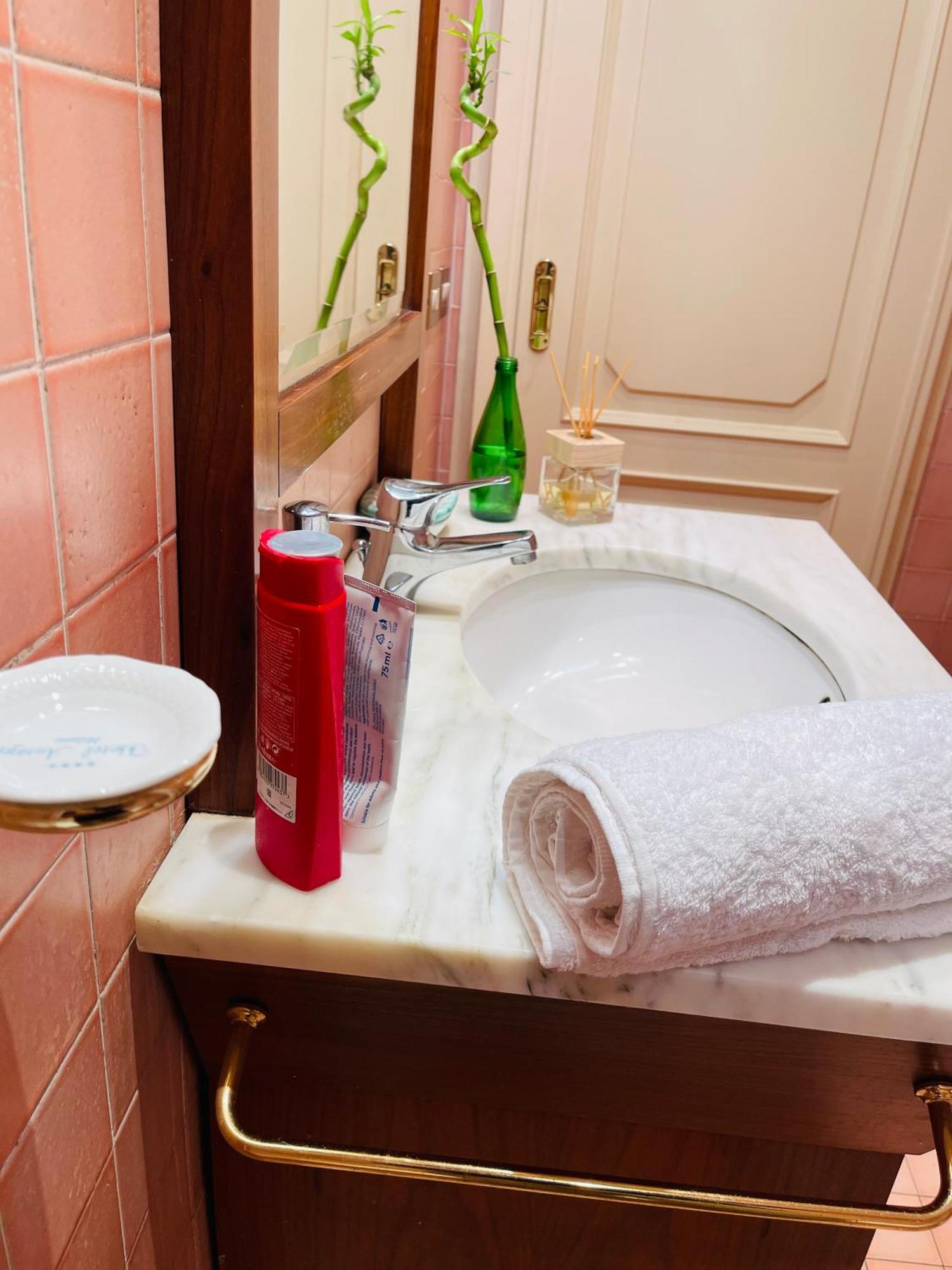 Holiday Colosseum Rome Bed and Breakfast Eksteriør billede
