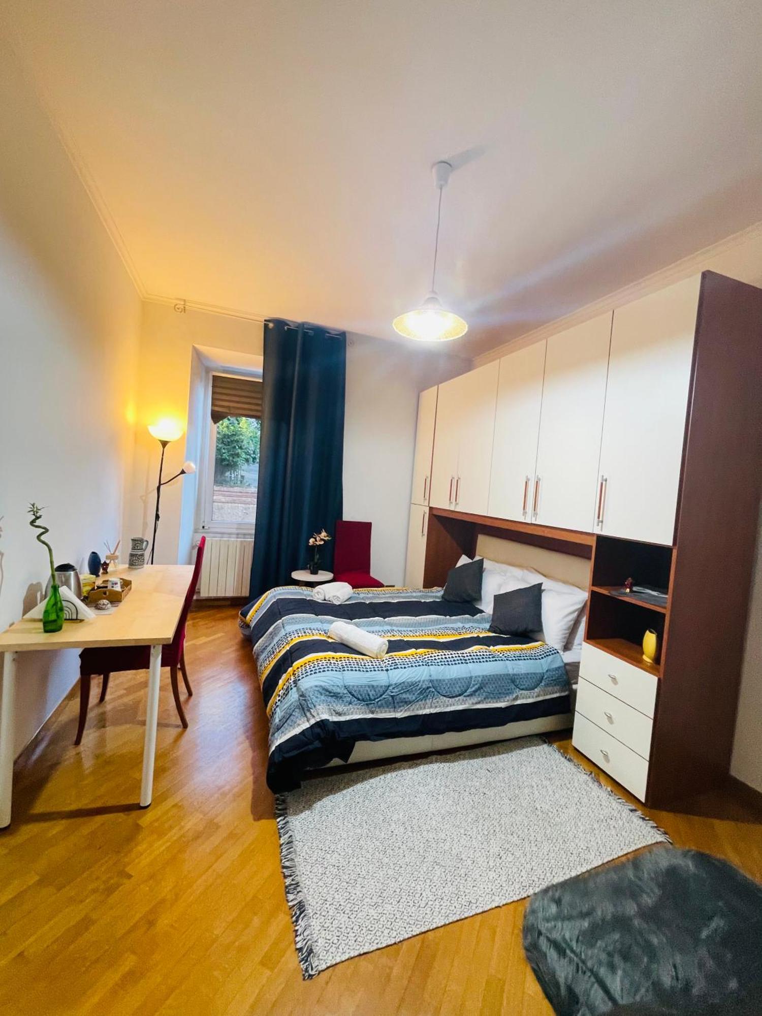 Holiday Colosseum Rome Bed and Breakfast Eksteriør billede